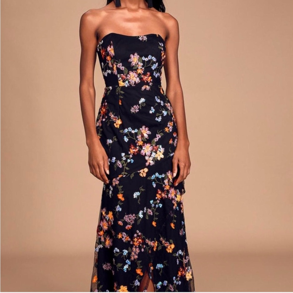 Lulu’s Floral Strapless Black Dress